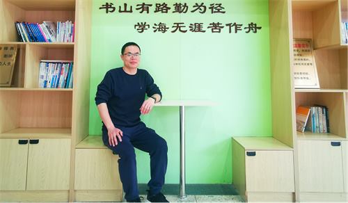 平顶山市第四十三中学优秀班主任韩超、张颖风采展示