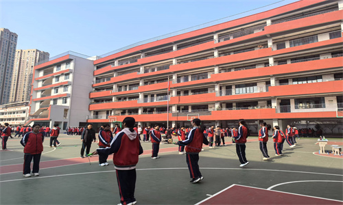 青春磨砺强体魄，拼搏奋进展风采——平顶山市第四十三中学组织九年级体育模拟测试
