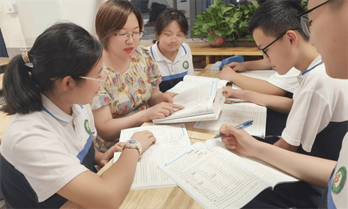 市四十三中优秀班主任风采展示（一）——韩莉