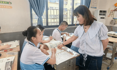 市四十三中优秀班主任风采展示（四）——赵石平