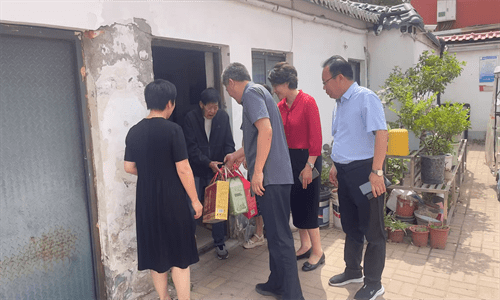 端午情系老教师 慰问关怀暖人心 ——平顶山市第四十三中学端午慰问活动