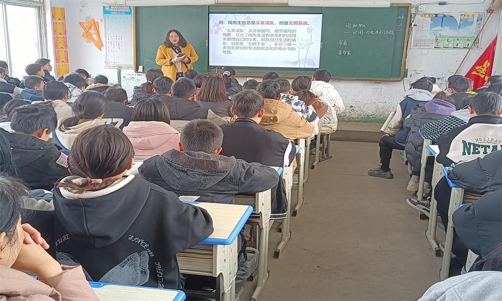 石冠滢.jpg